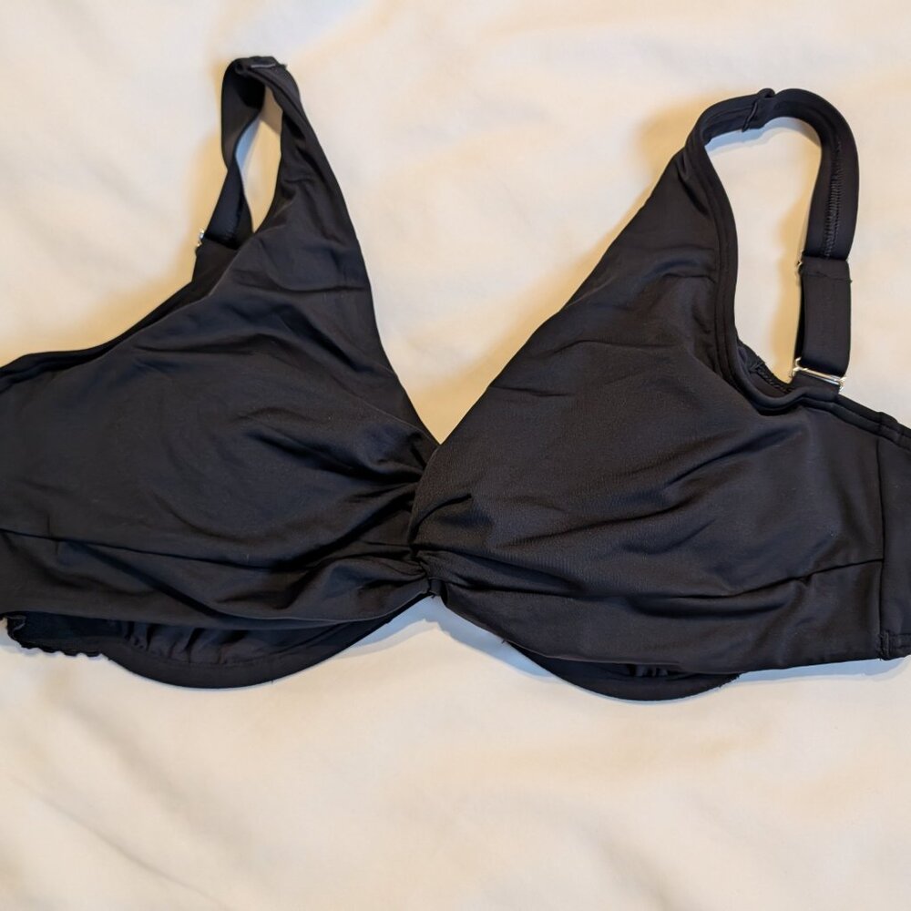 Women's Twist Front Underwire Bikini Swimsuit Top 10D